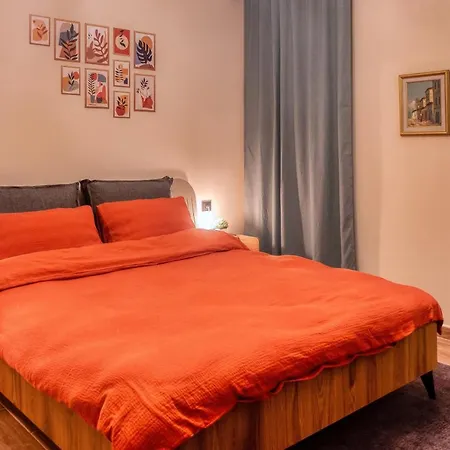 Renovated Unique Next To Cleopatra Apartment *