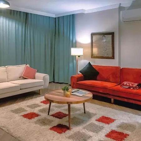 Renovated Unique Next To Cleopatra Apartment